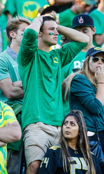 Oregon players hold team meeting after 2 losses
